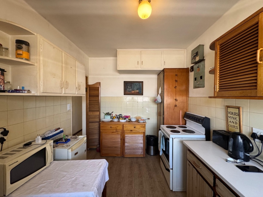 1 Bedroom Property for Sale in Sea Point Western Cape